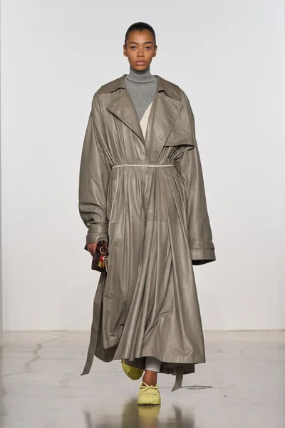 Look 19